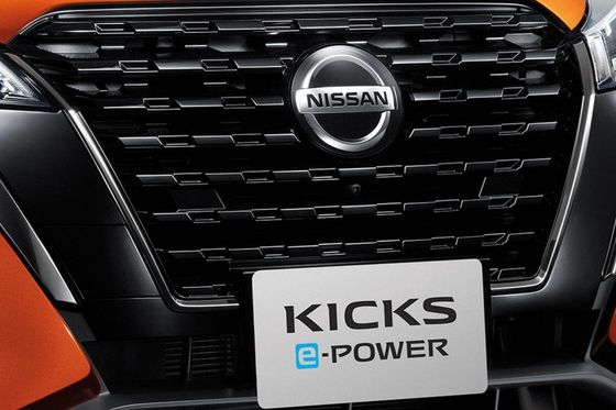 Nissan Kicks e-Power 2023 یک کراس اوور 5 نفره 8 رنگ موجود، Kickover Niro، Forester، Vitara و Kadjar.
