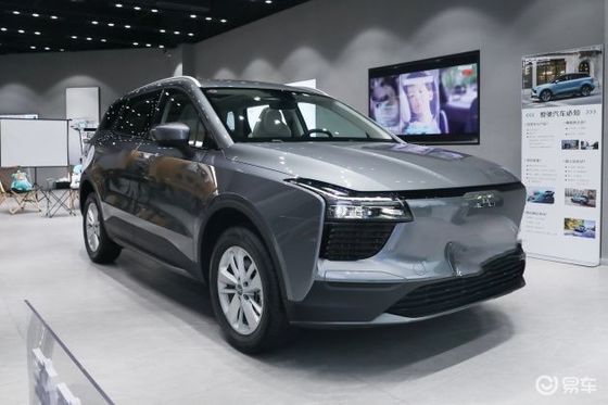 خودروهای الکتریکی خالص برد بلند 403 کیلومتر AIWAYS U5 با سرعت 160 کیلومتر بر ساعت