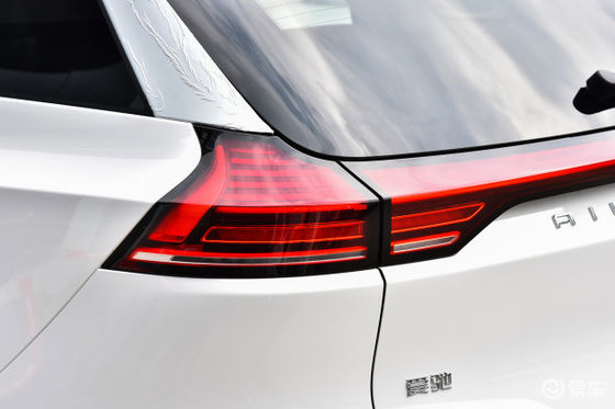 خودروهای الکتریکی خالص برد بلند 403 کیلومتر AIWAYS U5 با سرعت 160 کیلومتر بر ساعت