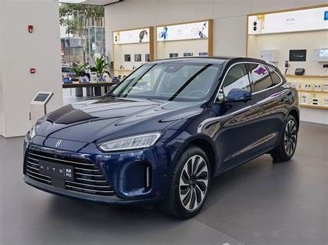 خودروهای الکتریکی شارژ سریع 0.5 ساعتی متوسط ​​فضای بزرگ RWD AITO M5 200 کیلومتر در ساعت