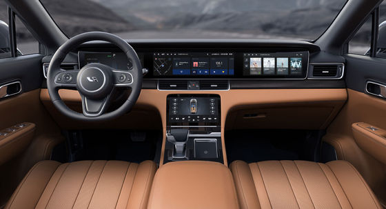 220 کیلومتر در ساعت شاسی‌بلند هیبریدی با برد 700 کیلومتر چهار صفحه‌نمایش خودروی الکتریکی شش نفره