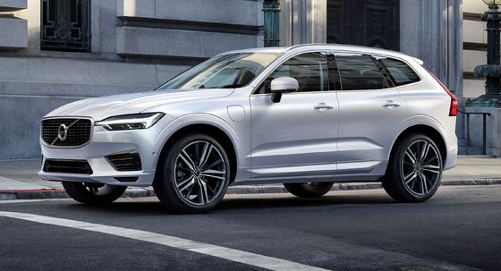 خودروهای برقی 4 چرخ متوسط ​​4WD 180 کیلومتر بر ساعت حداکثر توان 184 کیلووات Volvo XC60 B5