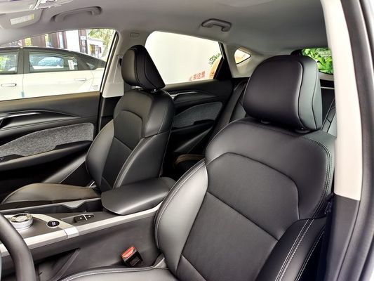 400 کیلومتر / 550 کیلومتر SUV الکتریکی جمع و جور Geely Geometry C Blueberry Pure EV Vehicles