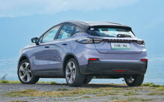 450 کیلومتر / 580 کیلومتر شاسی بلند برقی برد بلند Geely Geometry M6 لوکس 5 نفره الکتریکی SUV