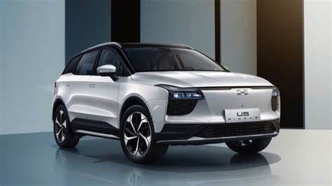 خودروهای الکتریکی خالص برد بلند 403 کیلومتر AIWAYS U5 با سرعت 160 کیلومتر بر ساعت