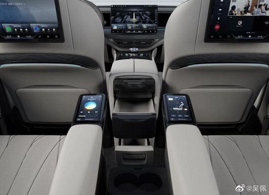 Denza D9 MPV EV Car باتری 571 نانومتری لیتیوم آهنی 4WD الکتریکی SUV 180 کیلومتر در ساعت