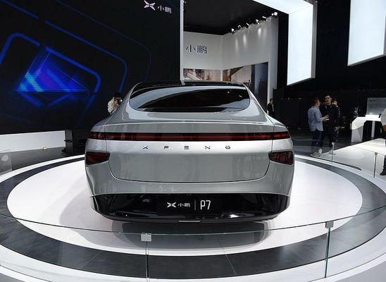 ماشین الکتریکی لیموزین هوشمند Xpeng P7 Nedc 2WD 4WD 480 586 670 706 کیلومتر برد