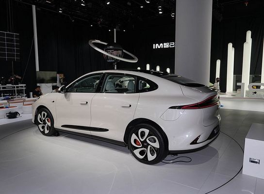 Zhiji LS6 حداکثر قدرت 575kW تمام اتومبیل های الکتریکی با حداکثر سرعت 252 کیلومتر