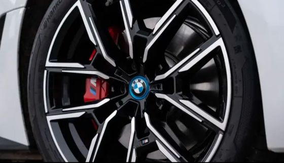 جدیدترین و تمام چرخ در BMW i4 دو موتور الکتریکی قدرت و هچ بک صندوق در دسترس