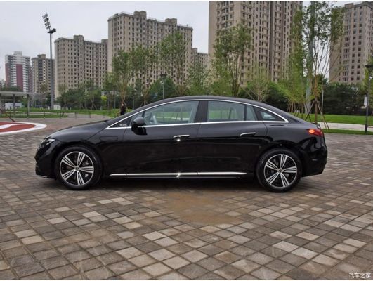 مرسدس بنز EQE 350 SEDAN RWD اتومبیل الکتریکی لوکس 717 کیلومتر