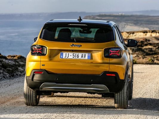 خانواده کوچک و فشرده تمرکز تمام الکتریکی کراس اوور SUV جیپ Avenger با WLTP400km