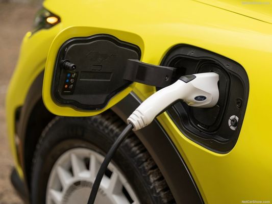 تعلیق رالی منحصر به فرد، احساس مسابقه ماشین خانوادگی در رالی فورد موستانگ Mach-E (2024) 480 اسب