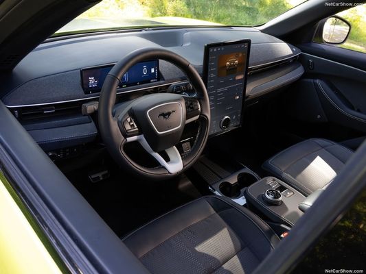 تعلیق رالی منحصر به فرد، احساس مسابقه ماشین خانوادگی در رالی فورد موستانگ Mach-E (2024) 480 اسب