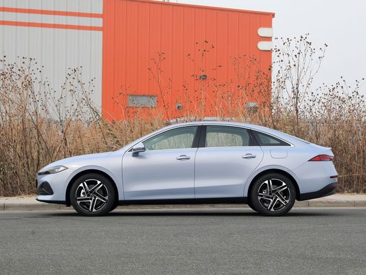 Roewe D7 DMH 125 فراتر از نسخه متوسط پلاگین در هیبرید خودرو برقی سدان EV