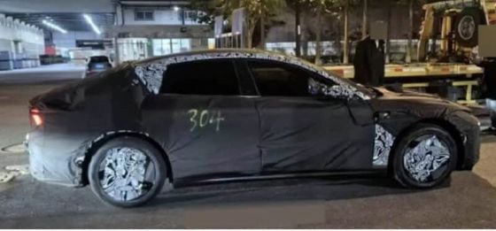 شرکت مشترک پیش فروش روی Jiyue 02 EV سدان با 544 اسب بخار با نسخه های RWD&AWD کار می کند