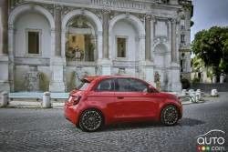 2024 FIAT 500e FWD مینی اتومبیل های الکتریکی با باتری 42kwh با حداکثر سرعت 94mph