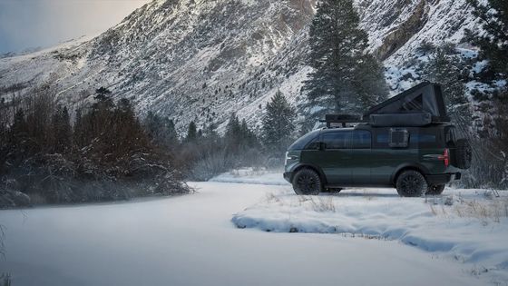 یک کامپيوتر مخصوص با تخت 8 فوت با فضای فضای ذخیره سازی