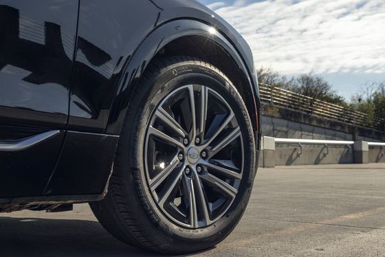 2024 کاديلاک ليريک 308 مايل فاصله در کابين دور پوشتر