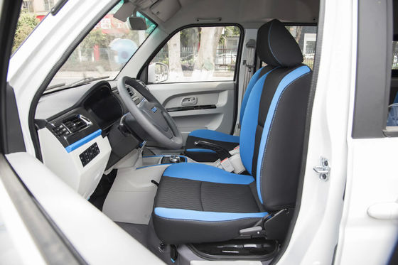 مدل استاندارد 2023 اتومبیل نقره ای با 238 کیلومتر برد و درب کشویی برای آسان بودن استفاده