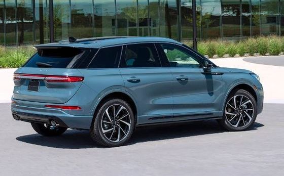 024 لنکن کورسیر پلاگین هیبرید سبز SUV 5 مسافر لنکن کورسیر شما را در ویژگی های هوشمند احاطه می کند