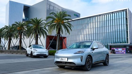 2023 GAC Aion's Hyper HT Fastback SUVRWD نسخه تعویض باتری با درب های بال غول، 245 اسپی، 550 کیلومتر برد