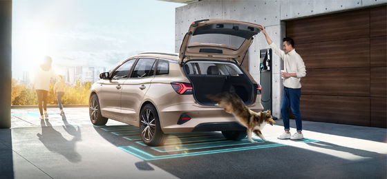 NEDC501Km Range Roewe Ei5 MPV خودروهای الکتریکی خالص سرعت بالا 185km/h 8.3sec 0-100km/h شتاب