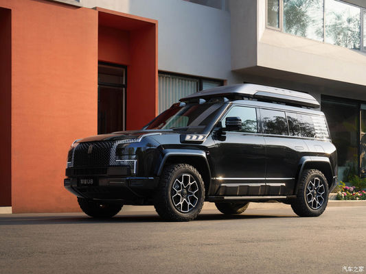 پیش فروش ۲۰۲۴ نمایشگاه خودروهای پکن BYD یانگ وانگ U8 ۲۰۲۴ خودروهای لوکس 1197hp ۴ موتور 4wd اتومبیل الکتریکی BYD U8 هیبرید