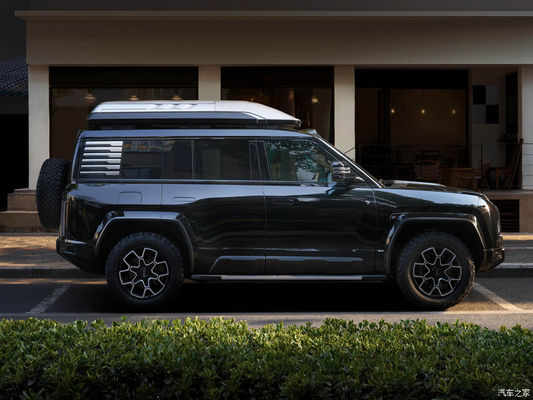 پیش فروش ۲۰۲۴ نمایشگاه خودروهای پکن BYD یانگ وانگ U8 ۲۰۲۴ خودروهای لوکس 1197hp ۴ موتور 4wd اتومبیل الکتریکی BYD U8 هیبرید