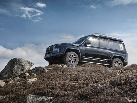 پیش فروش ۲۰۲۴ نمایشگاه خودروهای پکن BYD یانگ وانگ U8 ۲۰۲۴ خودروهای لوکس 1197hp ۴ موتور 4wd اتومبیل الکتریکی BYD U8 هیبرید