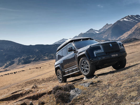 پیش فروش ۲۰۲۴ نمایشگاه خودروهای پکن BYD یانگ وانگ U8 ۲۰۲۴ خودروهای لوکس 1197hp ۴ موتور 4wd اتومبیل الکتریکی BYD U8 هیبرید