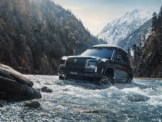 پیش فروش ۲۰۲۴ نمایشگاه خودروهای پکن BYD یانگ وانگ U8 ۲۰۲۴ خودروهای لوکس 1197hp ۴ موتور 4wd اتومبیل الکتریکی BYD U8 هیبرید