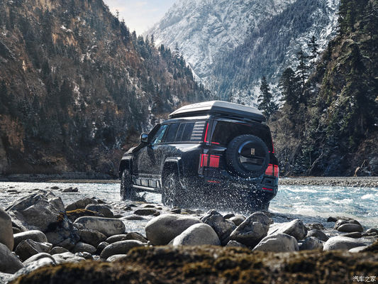 پیش فروش ۲۰۲۴ نمایشگاه خودروهای پکن BYD یانگ وانگ U8 ۲۰۲۴ خودروهای لوکس 1197hp ۴ موتور 4wd اتومبیل الکتریکی BYD U8 هیبرید