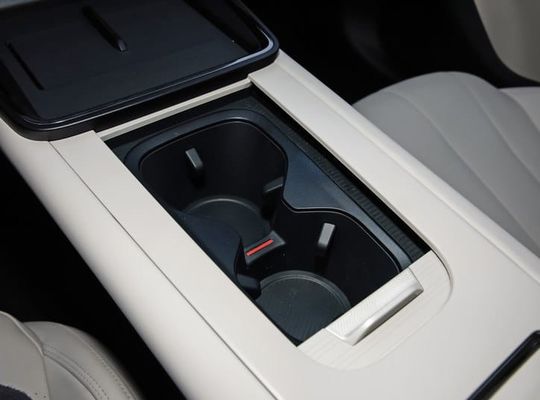 امروز جدیدترین راه اندازی LYNK& CO 07 EM-P 126km برد طولانی پرو PHEV 160 kW موتور الکتریکی و 350N.m گشتاور خودرو انرژی جدید