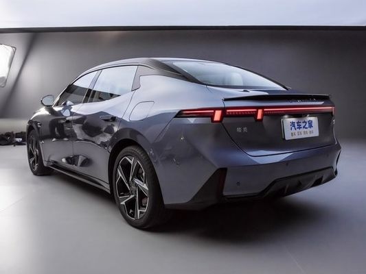 امروز جدیدترین راه اندازی LYNK& CO 07 EM-P 126km برد طولانی پرو PHEV 160 kW موتور الکتریکی و 350N.m گشتاور خودرو انرژی جدید