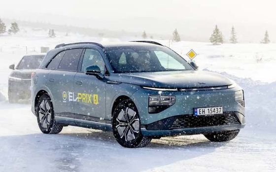 SUV الکتریکی جدید - Xpeng G9 2024 570km pro با 230 موتور قدرت 430N.m Torque 6.4sec شتاب 0-100km / h