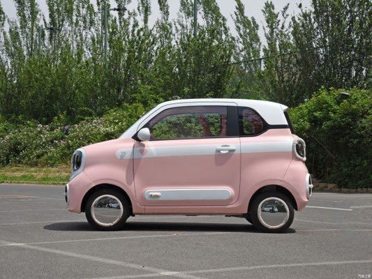 پیش فروش Micro-ev FAW Bestune Pony Hatch 120km Range با 20kW/27P.s قدرت موتور الکتریکی 3در/4 صندلی طراحی ایمنی