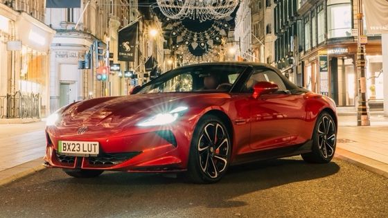 MG Cyberster Trophy تمام اتومبیل های ورزشی الکتریکی 335 اسب بخار سالم و 350 پوند فوت تورک، 336 مایل دامنه تحت باتری 77kwh