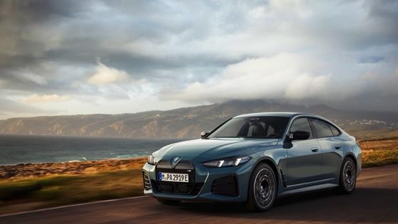 خودرو الکتریکی خالص با عملکرد بالا 450 کیلومتر برد BMW i4 شتاب 0-100km / h در 3.9s 225km / h سرعت بالا 400kw قدرت