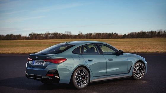 خودرو الکتریکی خالص با عملکرد بالا 450 کیلومتر برد BMW i4 شتاب 0-100km / h در 3.9s 225km / h سرعت بالا 400kw قدرت