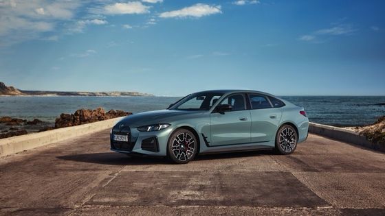 خودرو الکتریکی خالص با عملکرد بالا 450 کیلومتر برد BMW i4 شتاب 0-100km / h در 3.9s 225km / h سرعت بالا 400kw قدرت