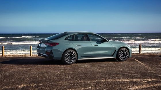 خودرو الکتریکی خالص با عملکرد بالا 450 کیلومتر برد BMW i4 شتاب 0-100km / h در 3.9s 225km / h سرعت بالا 400kw قدرت