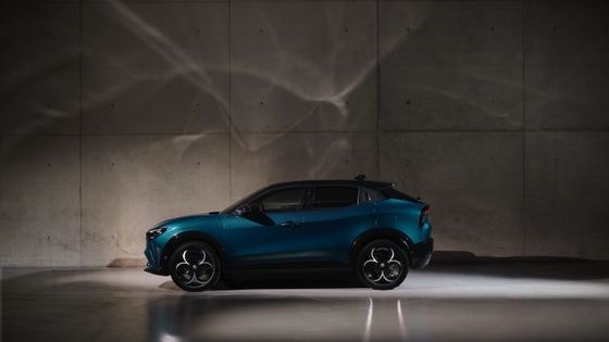 اولين ماشين كوچك اتومبيل آلفا رومئو جونيور الکتريک با باتري 54,8 کيلو وات و حداکثر قدرت 158 کيلو وات