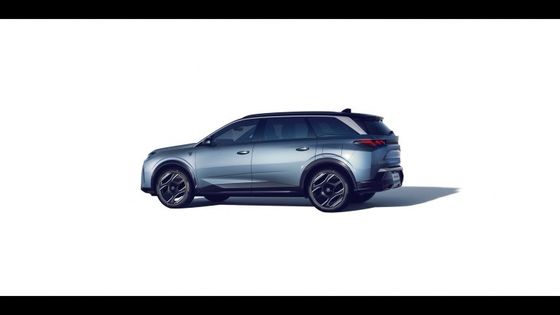 پیش فروش 2024 پژو E-5008 SUV 500km Range Topping 326 اسب بخار (240 KW) دو موتور AWD خودرو الکتریکی خالص