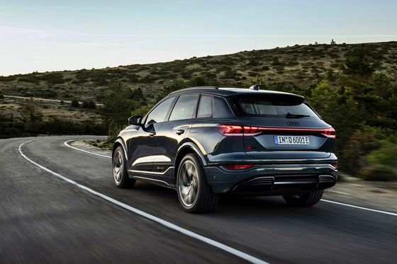 برد بلند با شارژ فوق العاده سریع 270kW و تجهیزات سخاوتمندانه در Audi Q6e-tron خودرو الکتریکی خالص 285kW قدرت