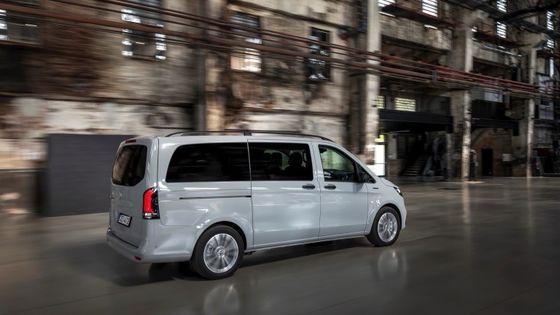 9 صندلی EV مرسدس بنز EVito Tourer Long با موتور الکتریکی 201hp و باتری قابل استفاده 90kWh