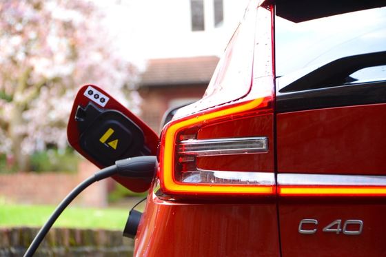 تمام دور EV ولوو EC40 موتور دوقلو نهایی با WLTP 326 مایل 4.7 ثانیه شتاب از 0-62mph 408 horsepower موتور