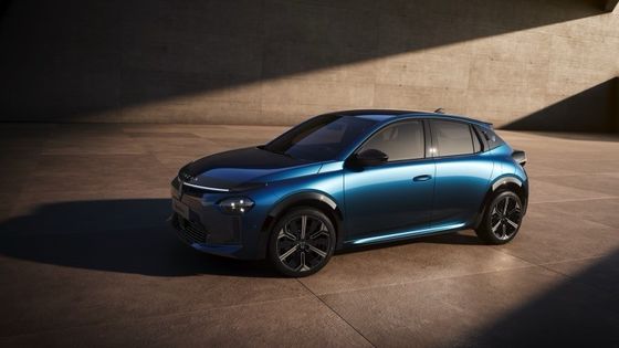 اولين ماشين الکتريکي لنسيا يپسيلون با موتور جلويي با قدرت 154 اسب بخار و 260 نيترون متري