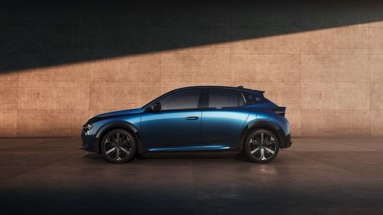 اولين ماشين الکتريکي لنسيا يپسيلون با موتور جلويي با قدرت 154 اسب بخار و 260 نيترون متري