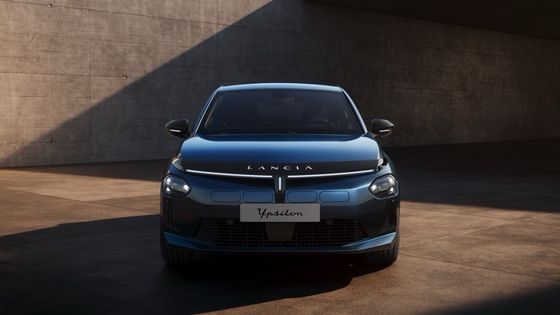 اولين ماشين الکتريکي لنسيا يپسيلون با موتور جلويي با قدرت 154 اسب بخار و 260 نيترون متري