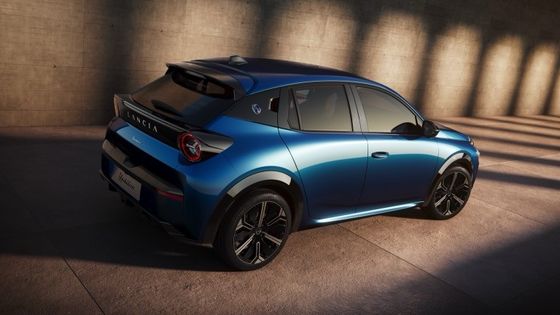 اولين ماشين الکتريکي لنسيا يپسيلون با موتور جلويي با قدرت 154 اسب بخار و 260 نيترون متري